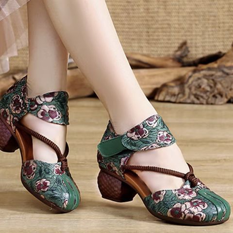 Dadongge genuine leather ethnic style sandals for women in summer with thick heels, soft soles, comfortable hollow shoes for middle-aged and elderly square dance shoes